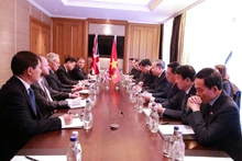 越共中央总书记苏林会见英国前首相托尼·布莱尔。(图片来源:越通社)