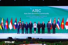 日本首相高市早苗、澳大利亚总理安东尼·阿尔巴尼斯、越南政府总理范明正和出席第三届亚洲零排放共同体领导人会议的各位代表。