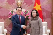 越南国会副主席阮氏清会见韩国驻越南大使崔泳三。（图片来源：越通社）