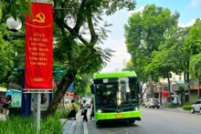 2026年春季博览会： 河内市增开6条公交线路，为游客和民众提供服务。