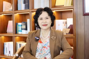 中国深圳大学原党委副书记、中国经济特区研究中心主任、深圳大学资深教授陶一桃女士。