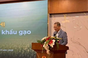 越南工贸部进出口局局长阮英山在活动上发表讲话。