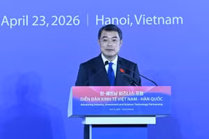 越南政府总理黎明兴在论坛上发表讲话。