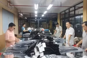 河内工业与贸易大学出口纺织服装产品生产现场。 