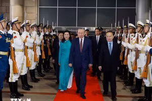 越共中央总书记、国家主席苏林一行欢送仪式在北京西站举行。图片来源：越通社