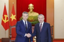 越共中央总书记苏林会见美国战争部长皮特·赫格塞思。