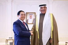 越南政府总理范明正会见科威特王储谢赫萨巴赫·哈立德·萨巴赫。