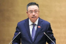 陈士清同志在越南共产党第十三届中央委员会第十四次全体会议上当选为越共中央检查委员会主任。