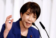 自民党总裁高市早苗成为日本首位女首相