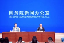 7月15日，中国国务院新闻办公室在北京举行新闻发布会，国家统计局副局长盛来运介绍2025年上半年国民经济运行情况，并答记者问。图片来源：新华社
