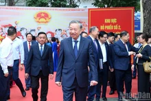 3月15日上午，越共中央总书记苏林前往河内市巴亭坊第2投票区，参加第十六届国会代表和2026—2031年任期各级人民议会代表选举投票。