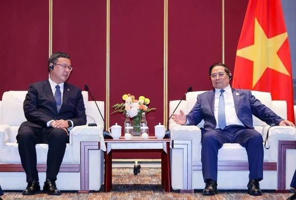 范明正总理会见中国各大铁路工程公司领导人。 thu-tuong-pham-minh-chinh-tiep-lanh-dao-tap-doan-xay-dung-duong-sat.jpg