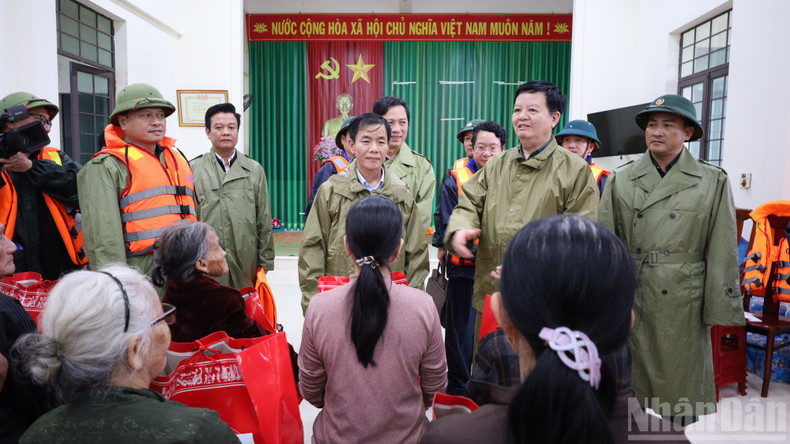 梅文正副总理希望人民能够尽快克服自然灾害带来的困难,恢复正常生活。 梅文正副总理希望人民能够尽快克服自然灾害带来的困难,恢复正常生活。