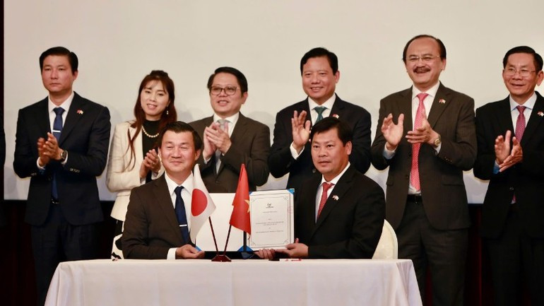 越日经济合作促进协会与西宁省工贸厅签署合作协议，旨在促进两国投资和贸易联系，并为两国企业提供支持。