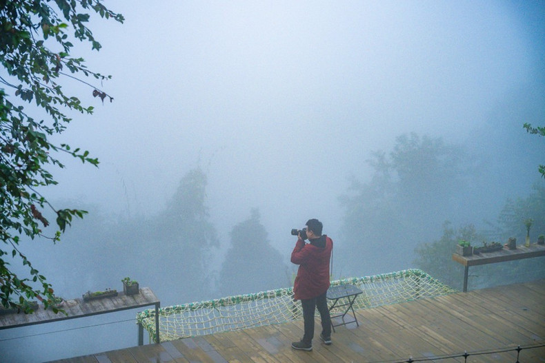 新水湖的居民不断完善各类服务，使每年前来探索的游客数量稳步增长。