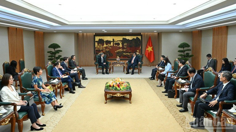会见场景。 image-5.jpg