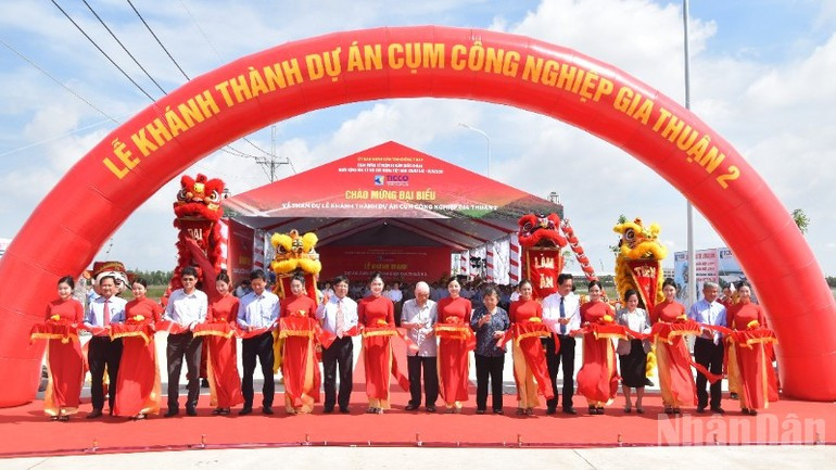 工业发展一直是同塔省领导关心的问题。 image-4.jpg