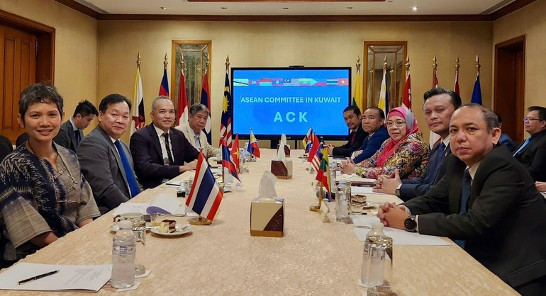 东盟各国驻科威特大使和临时代办举行会议。(图片来源:越南驻科威特大使馆) image-5.jpg