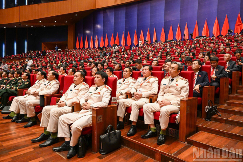 出席大会的各位代表。