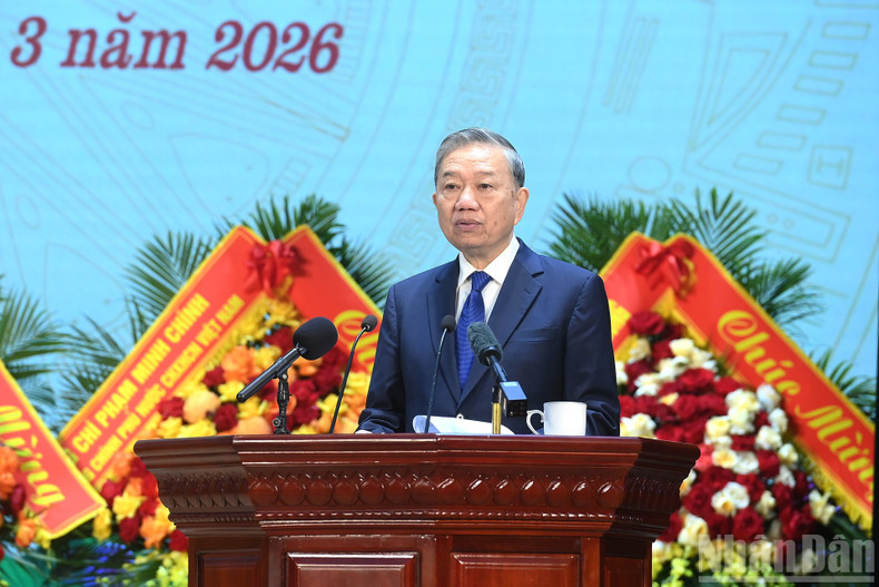 苏林总书记在典礼上发表讲话。