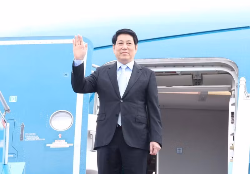 越南国家主席梁强启程赴韩国出席2025年APEC会议周。