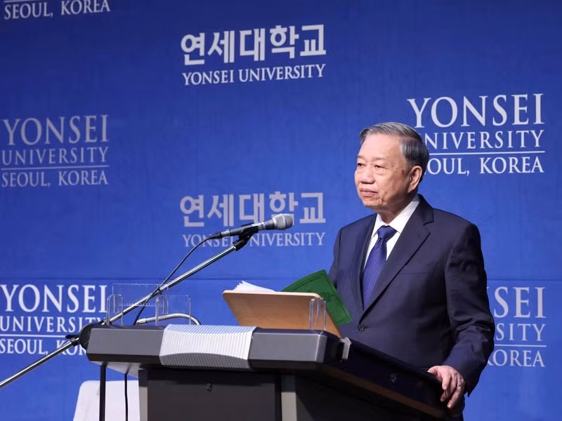 越共中央总书记苏林在韩国延世大学发表政策演讲。