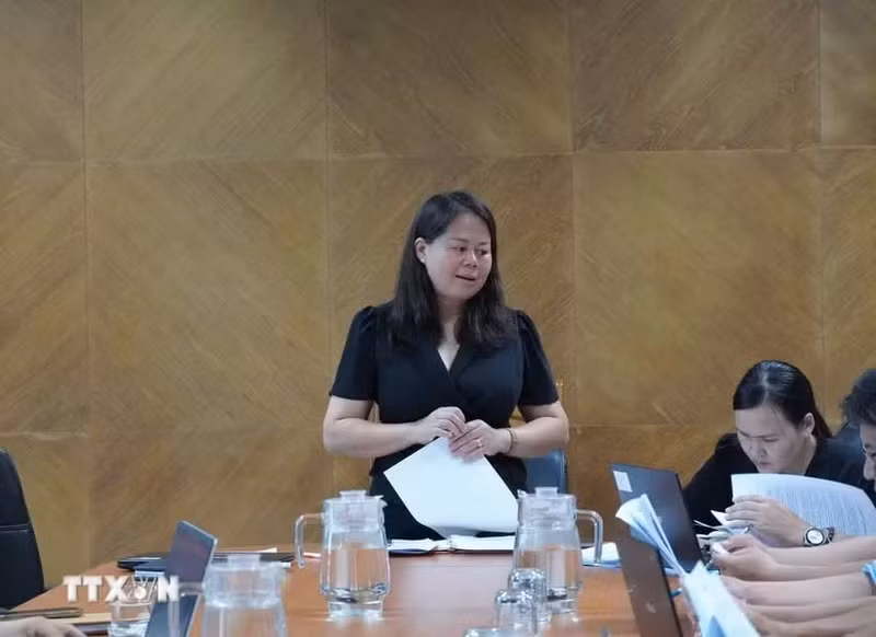 胡志明市农业与环境局副局长在会上发表讲话。（图片来源：越通社）