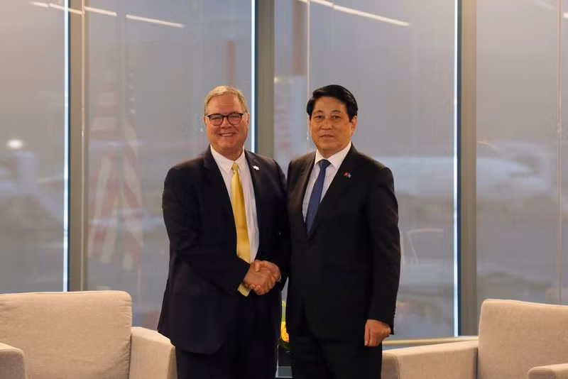 越南国家主席梁强会见华盛顿州副州长丹尼·赫克。（图片来源：越通社）