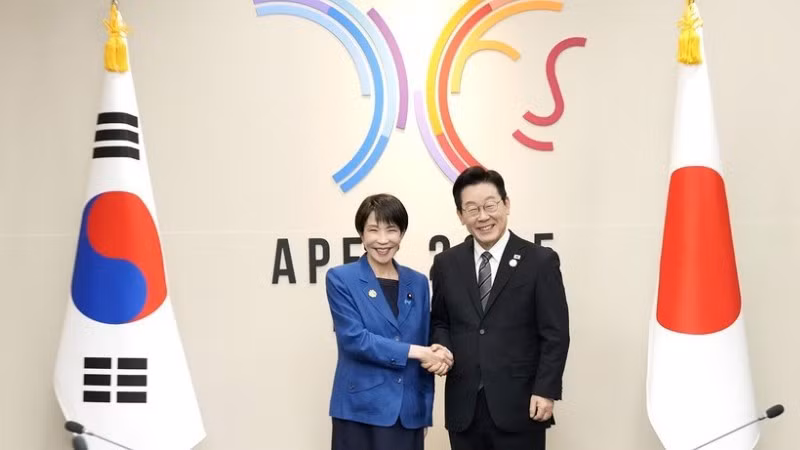 日本首相高市早苗和韩国总统李在明举行会晤。（图片来源：越通社）