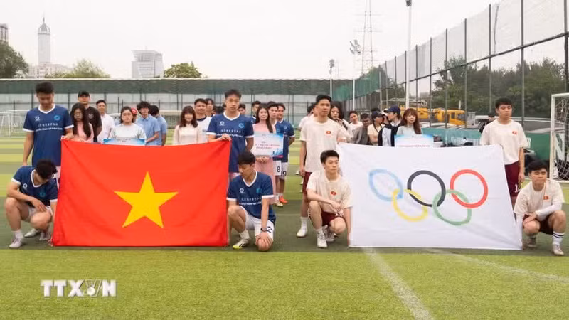 2026年体育节吸引了来自北京、天津各高校的众多留学生参与。（图片来源：越通社）
