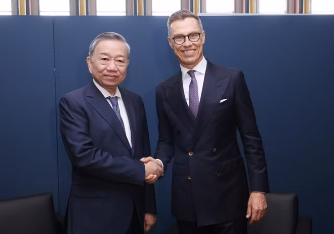 越共中央总书记、越南国家主席苏林于2024年9月24日会见芬兰总统亚历山大·斯图布。（图片来源：越通社）