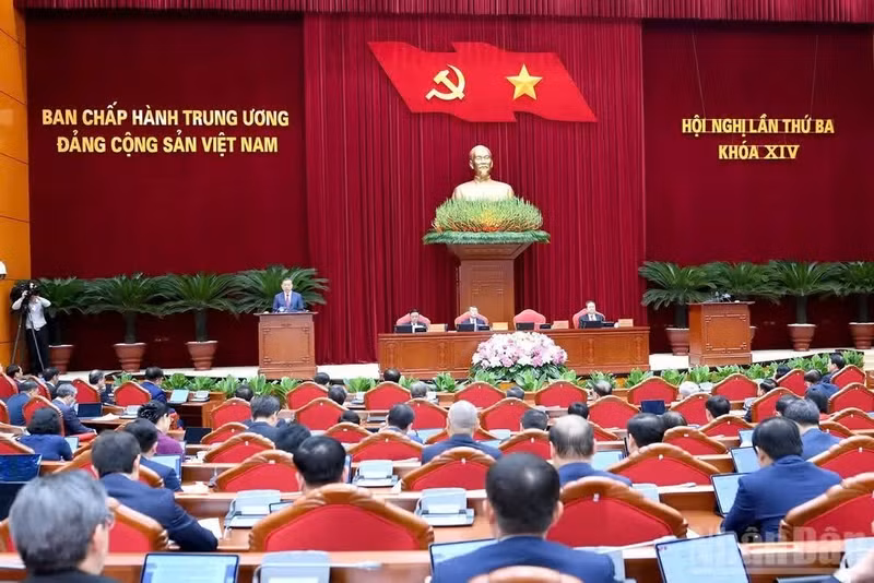越共第十四届中央委员会第三次全体会议隆重开幕。