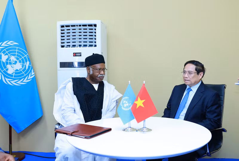 越南政府总理范明正会见联合国大会主席菲勒蒙·杨。