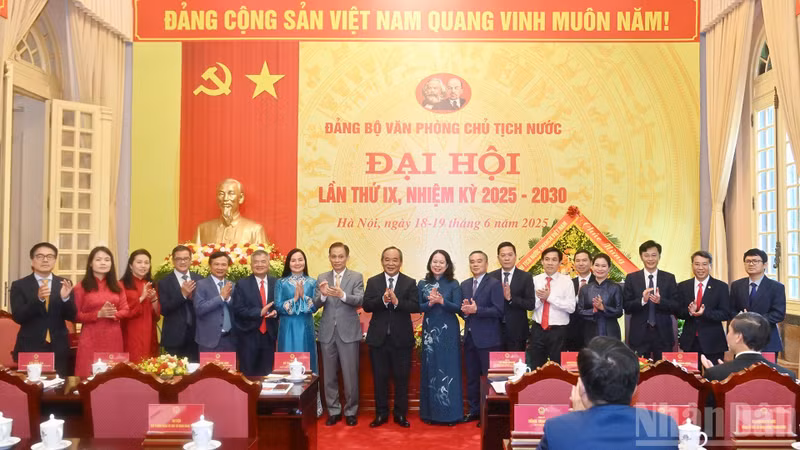越共国家主席办公厅第九次代表大会隆重举行【组图】