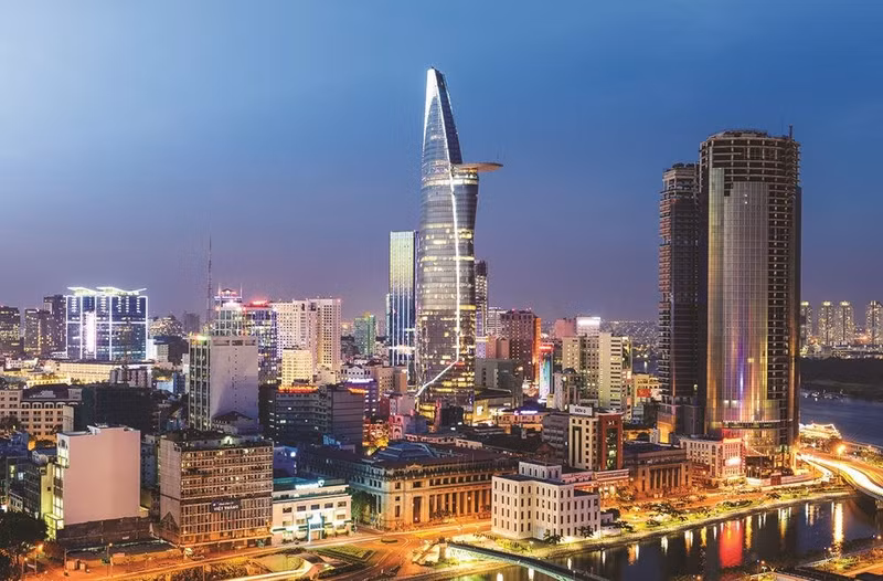附图：胡志明市努力推动年底经济增长。