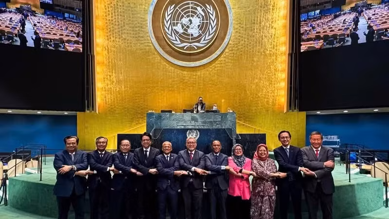 越南和其他国家的代表出席一场联合国大会会议。（图片：越南常驻联合国代表团）