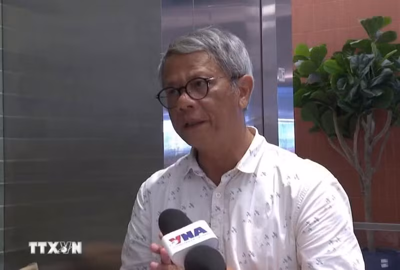 泰国学者苏帕拉克·甘加纳昆迪接受越通社记着的采访。（图片来源：越通社）
