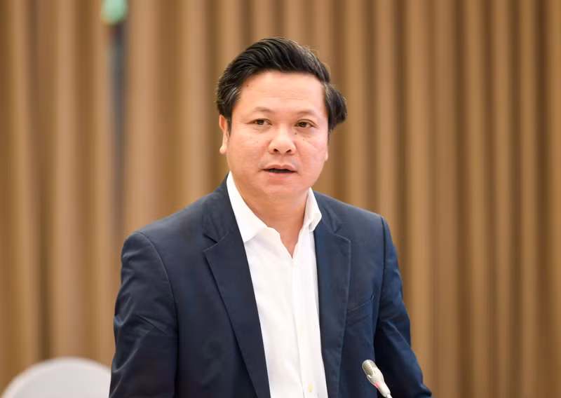 内务部地方政府司司长潘忠俊发表讲话。