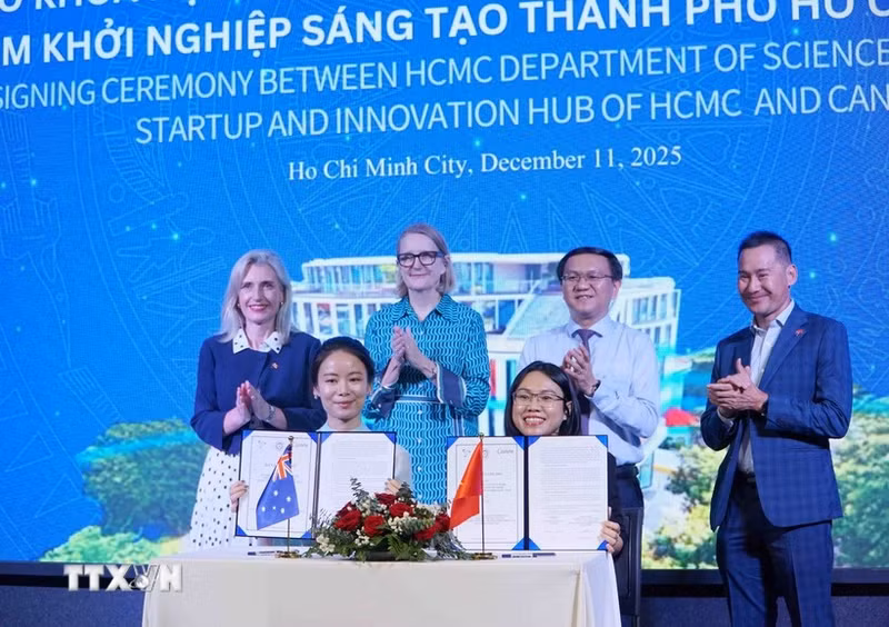 胡志明市科技局与世界领先的澳大利亚在线设计平台Canva签署战略合作协议。（图片来源：越通社）