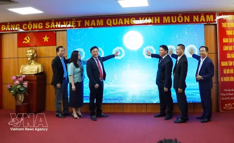 各位代表代表于2026年9月29日在胡志明市共同启动Expo Platform平台。（图片来源：越通社）