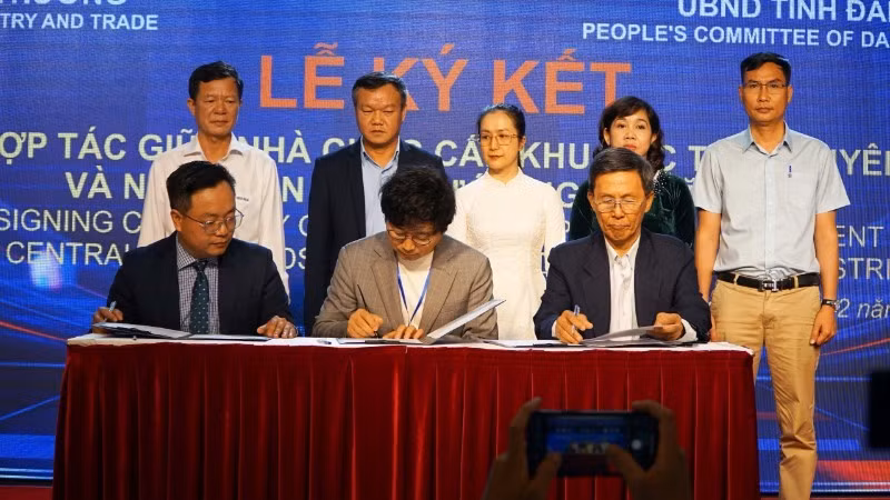 得乐省各协会和企业与外国公司签署关于销售农产品的合作协议。