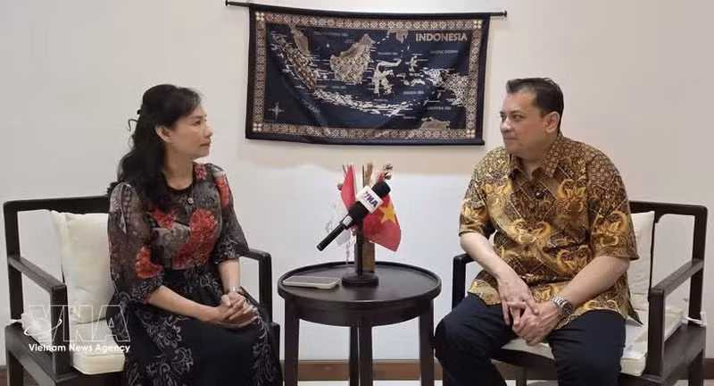 印度尼西亚东南亚研究中心（CSEAS）主任阿里斯曼接受越通社驻印尼记者的采访。