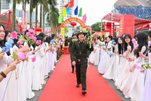 首都河内青年踊跃参军入伍【组图】