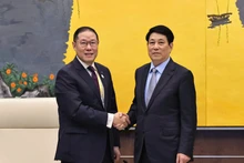 越南国家主席梁强会见APEC工商咨询理事会代表。