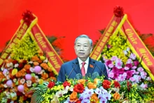 苏林总书记在大会上发表指导性讲话。