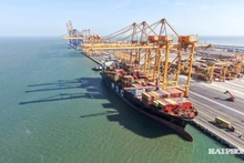 附图：成沥县国际港港口。（图片来源：海防报）