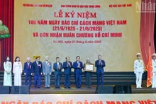 越南革命新闻日100周年纪念典礼暨胡志明勋章授勋仪式隆重举行【组图】