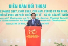 范明正总理在对话论坛上发表讲话。（图片来源：VGP）