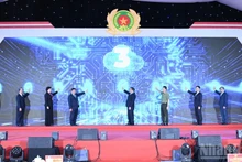 范明正总理出席一号国家数据中心揭牌仪式暨该中心国家数据系统正式投运仪式。