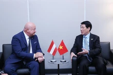 越南国家主席梁强会见奥地利总理克里斯蒂安·施托克尔。（图片来源：越通社）